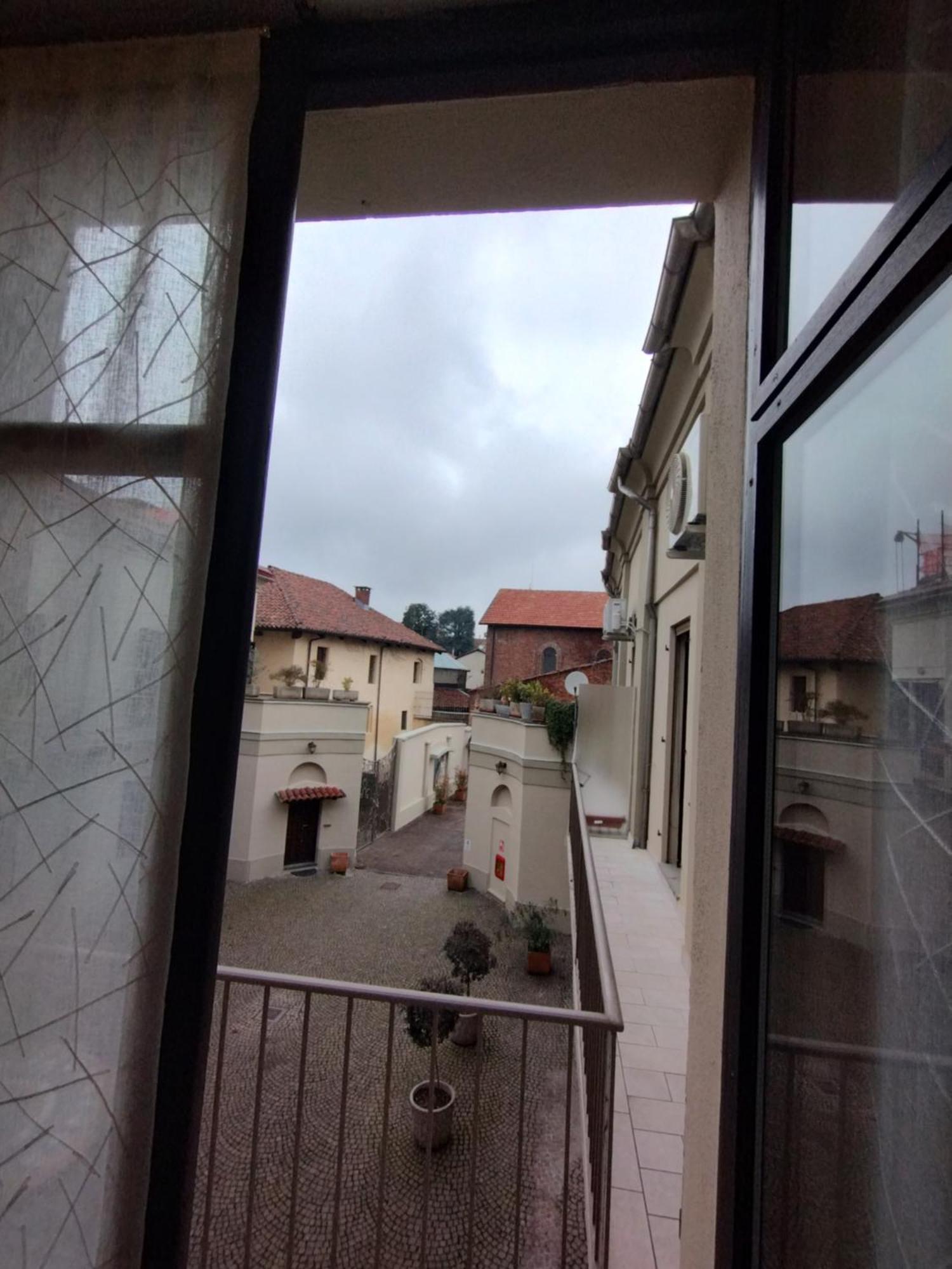 Palazzo Cusani Charming Rooms Vercelli Zewnętrze zdjęcie